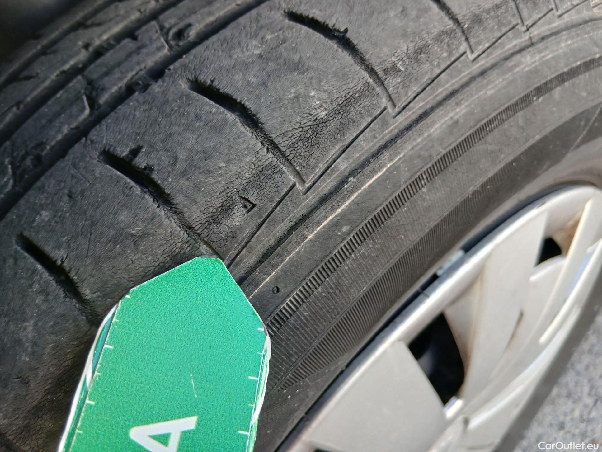  Seat  Ibiza SEAT  / 2017 / 5P / berlina con portón 1.0 MPI 59kW (80CV) Reference Plus(SP) #12