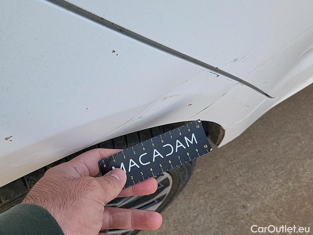  Toyota  Corolla TOYOTA  / 2019 / 4P / sedán 140H Style #2