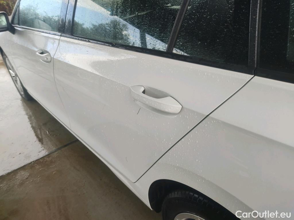  Volkswagen  Golf  VOLKSWAGEN / 2020 / 5P / familiar 2.0 TDI 85kW (115CV) Variant #21