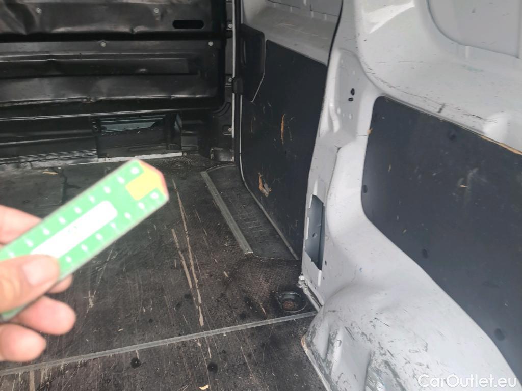  Peugeot  Expert  Furgón Pro Standard 1.5 HDi 100CV MT6 E6dT #8