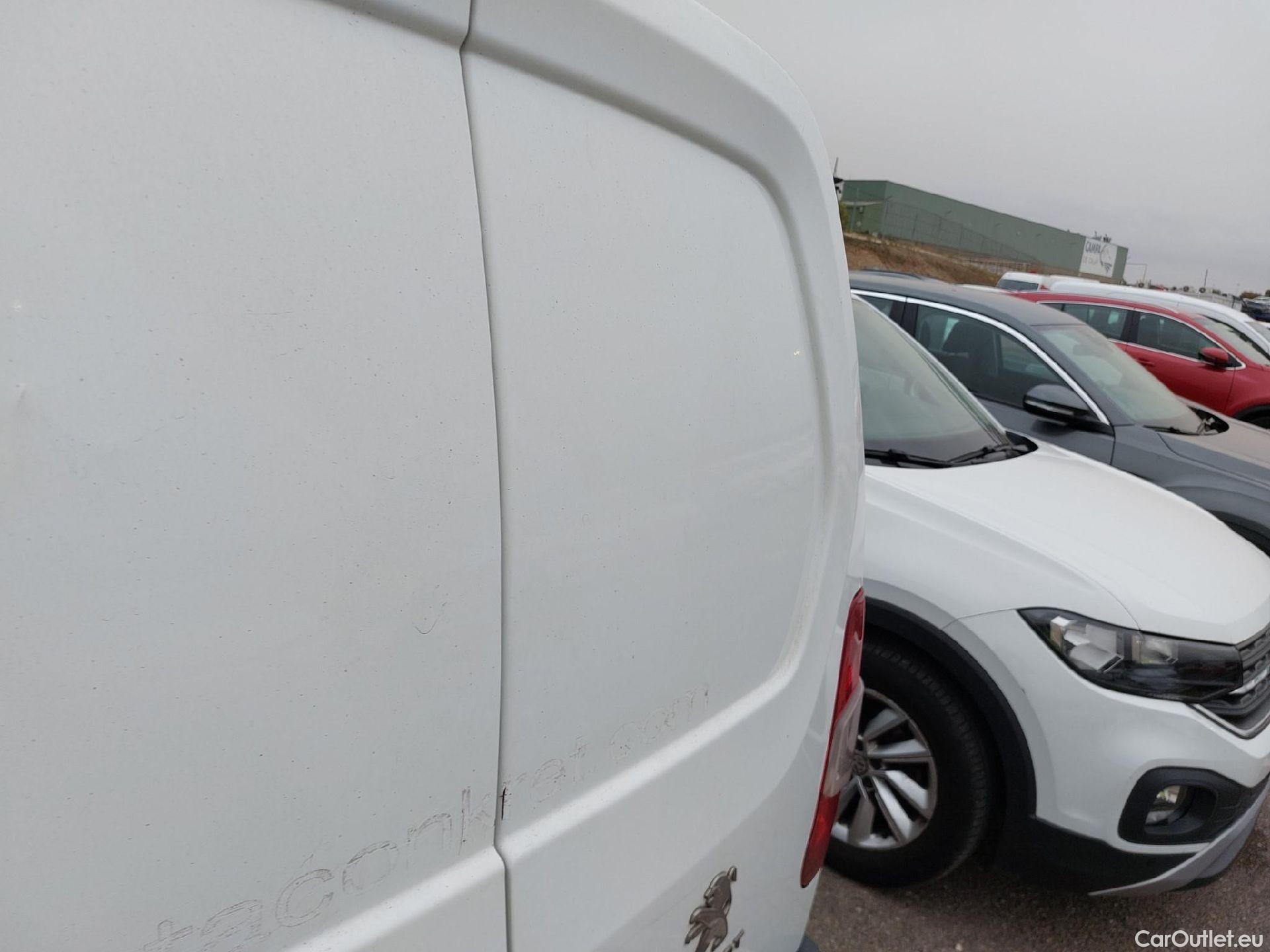  Peugeot  Partner PEUGEOT  / 2018 / 4P / furgón derivado de turismo Premium Standard 600kg BlueHDi 73kW #15