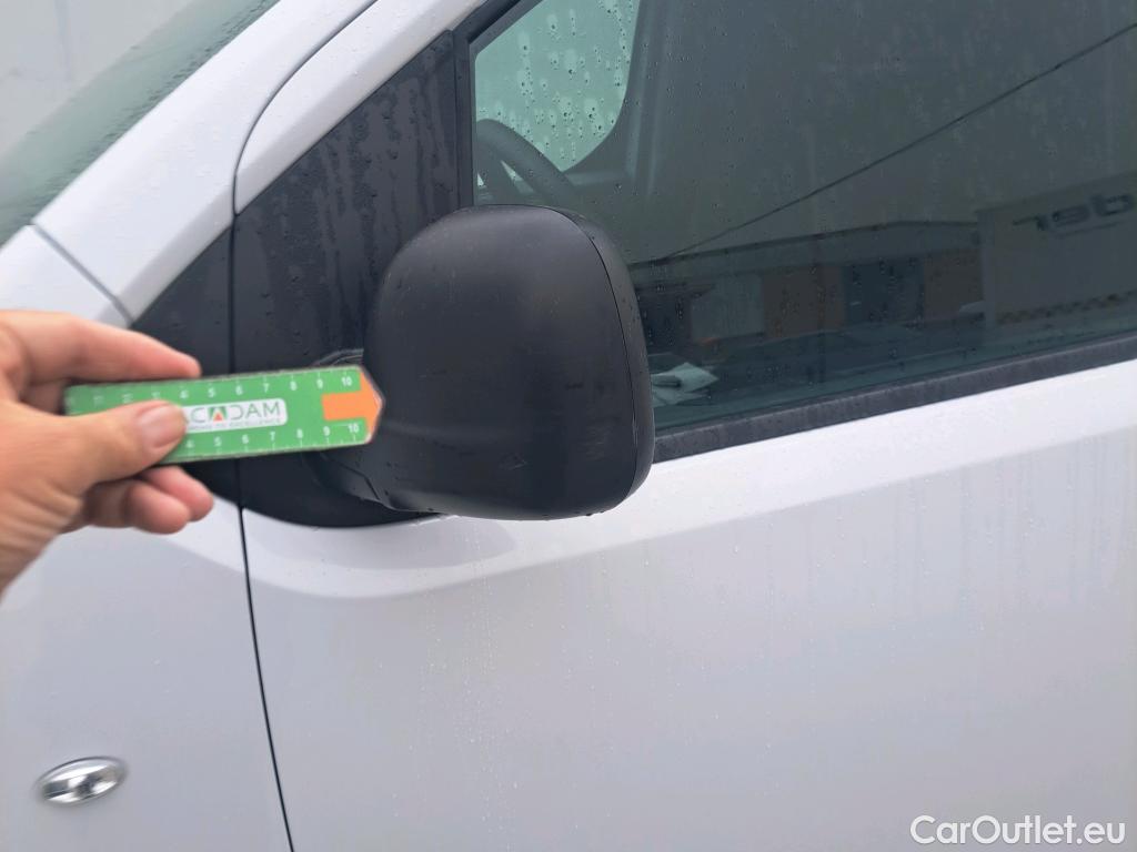  Peugeot  Expert  Furgón Pro Standard 1.5 HDi 100CV MT6 E6dT #32