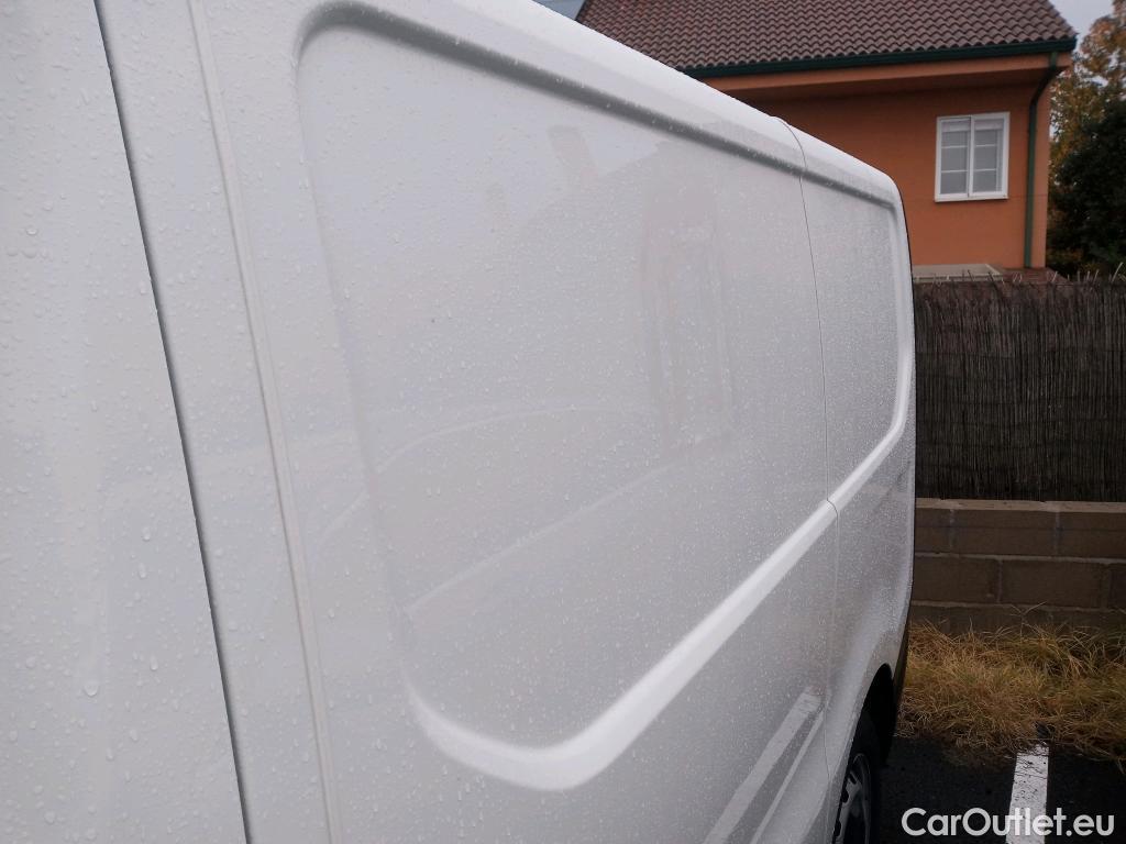  Renault  Trafic RENAULT  / 2021 / 4P / furgón Furgón L1H1 Blue dCi 96 Kw (130 CV) (AC4) #15