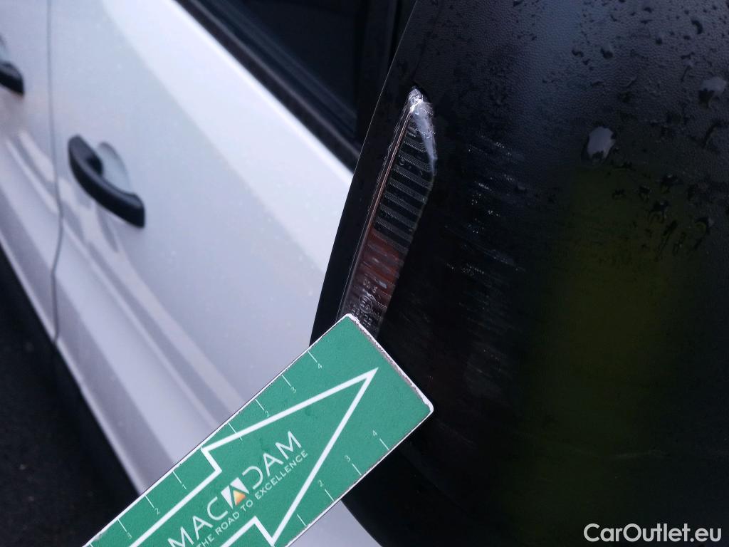  Renault  Trafic RENAULT  / 2021 / 4P / furgón Furgón L1H1 Blue dCi 96 Kw (130 CV) (AC4) #19