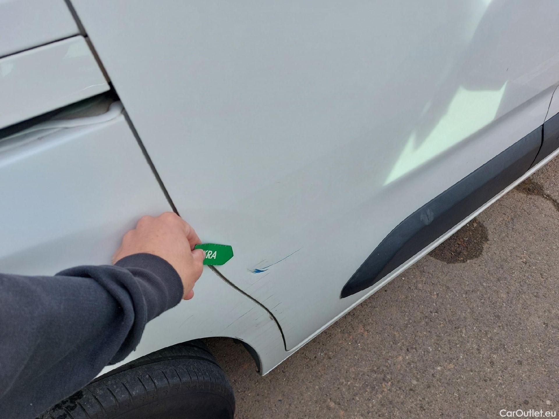  Opel  Combo OPEL  / 2018 / 4P / furgón derivado de turismo 1.6 TD S/S 74kW (100CV) Select L H1 650k #22