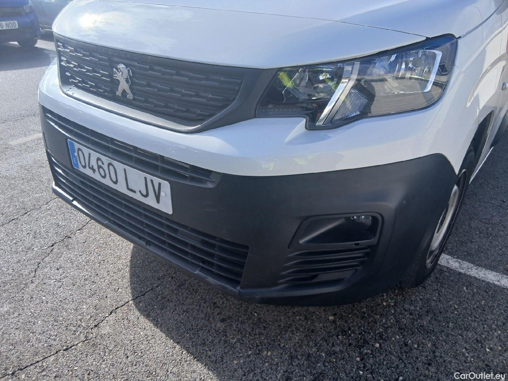  Peugeot  Partner PEUGEOT  / 2018 / 3P / furgón derivado de turismo Pro Standard 600kg BlueHDi 73kW (AC) #15