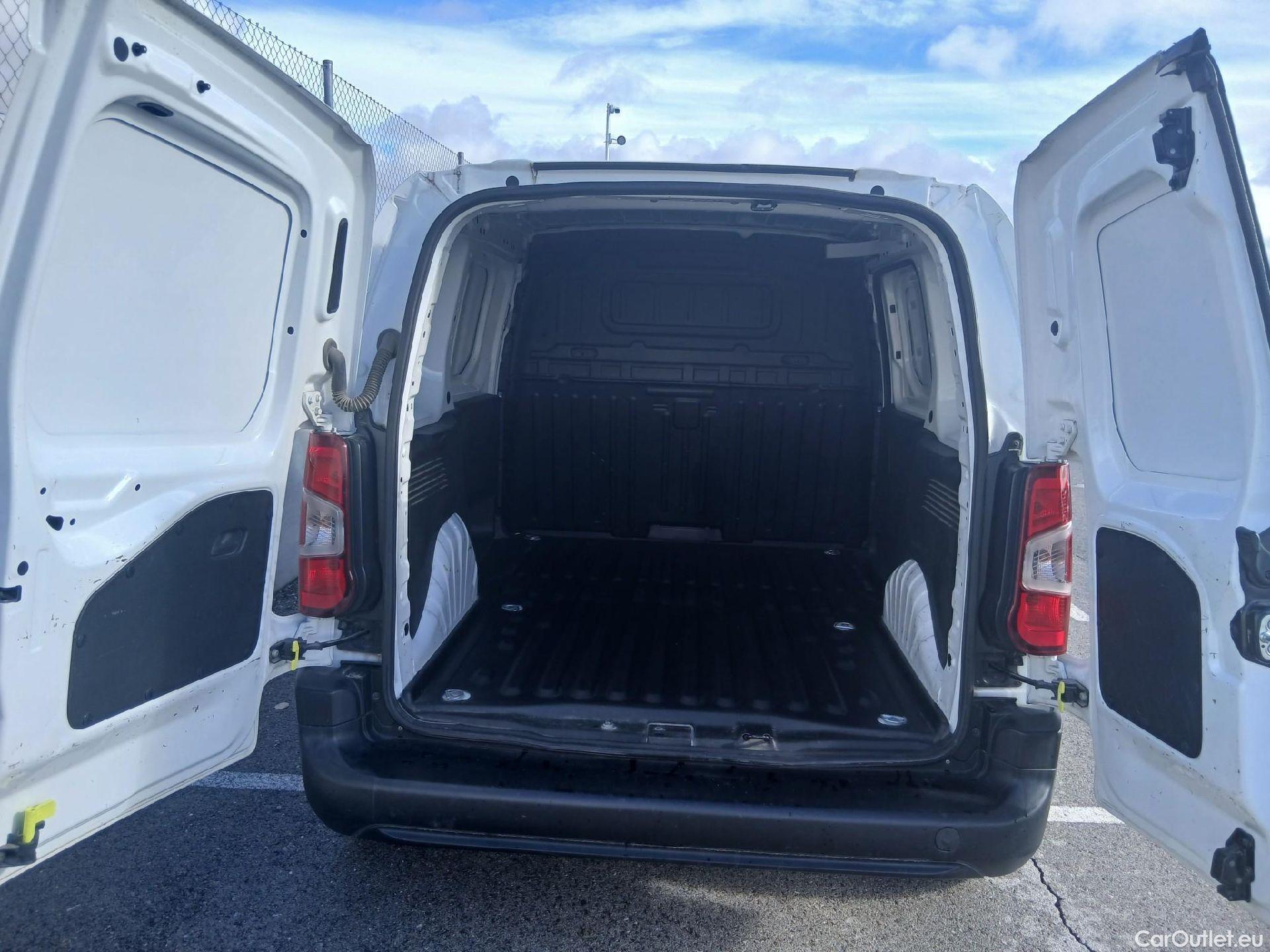  Peugeot  Partner PEUGEOT  / 2018 / 3P / furgón derivado de turismo Pro Standard 600kg BlueHDi 73kW (AC) #10