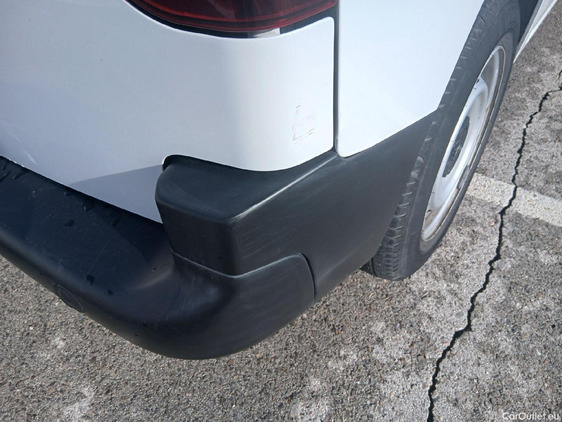  Peugeot  Partner PEUGEOT  / 2018 / 3P / furgón derivado de turismo Pro Standard 600kg BlueHDi 73kW (AC) #29