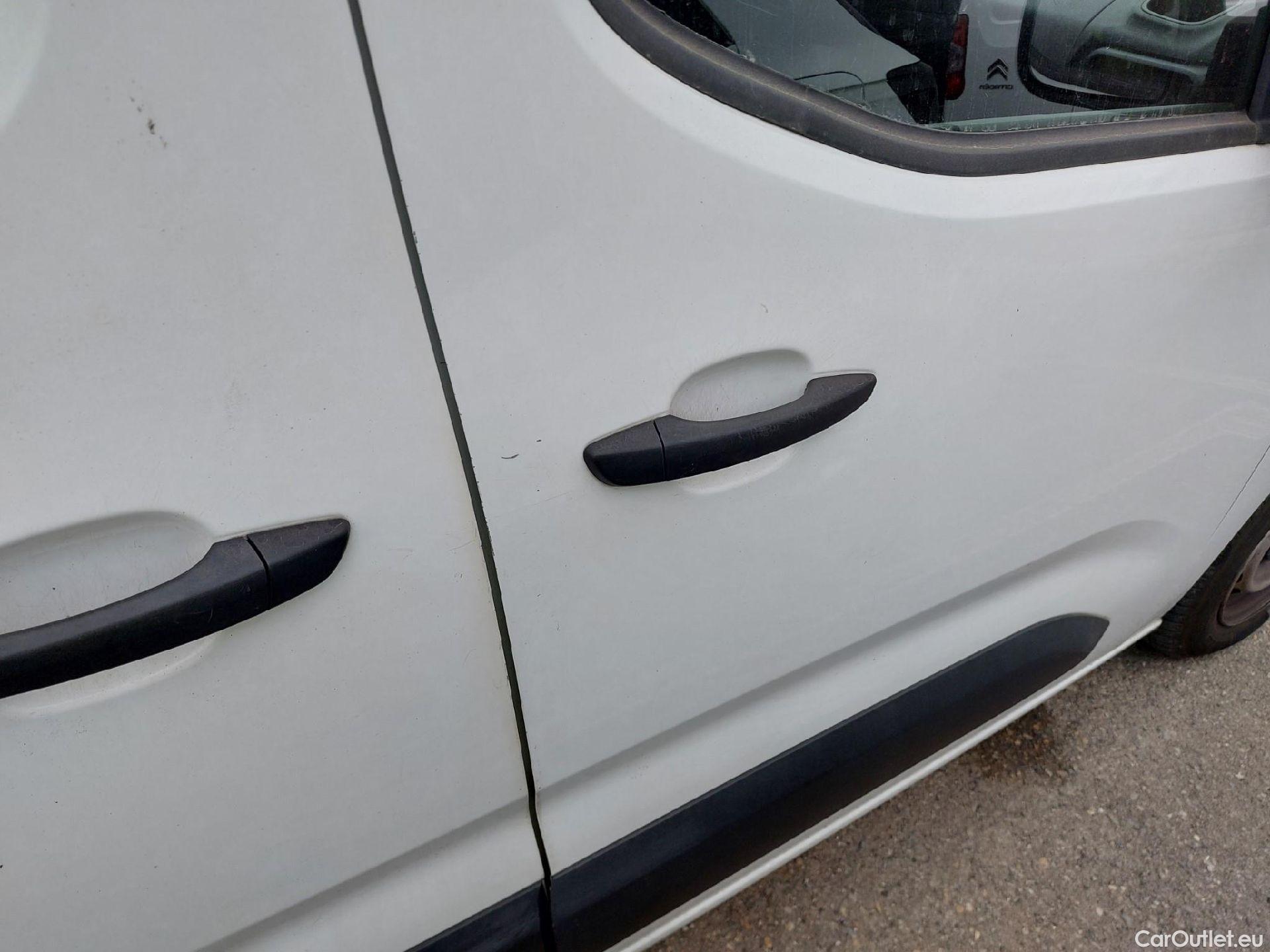  Peugeot  Partner PEUGEOT  / 2018 / 4P / furgón derivado de turismo Premium Standard 600kg BlueHDi 73kW #17