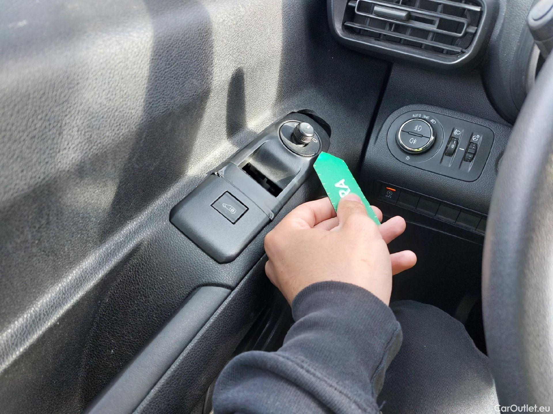  Opel  Combo OPEL  / 2018 / 4P / furgón derivado de turismo 1.6 TD S/S 74kW (100CV) Select L H1 650k #28