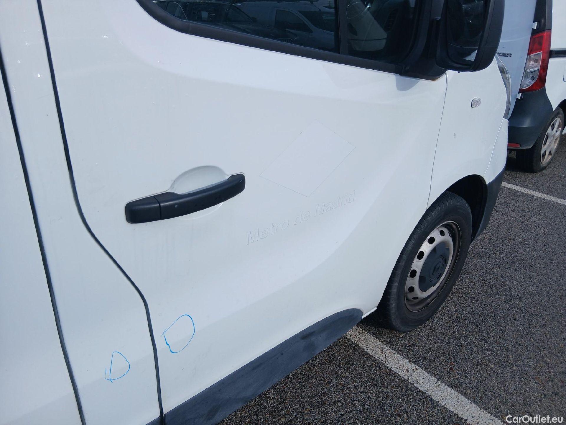  Renault  Trafic RENAULT  / 2019 / 4P / furgón Doble Cabina 27 L1 Energy BluedCi 88 kW #23