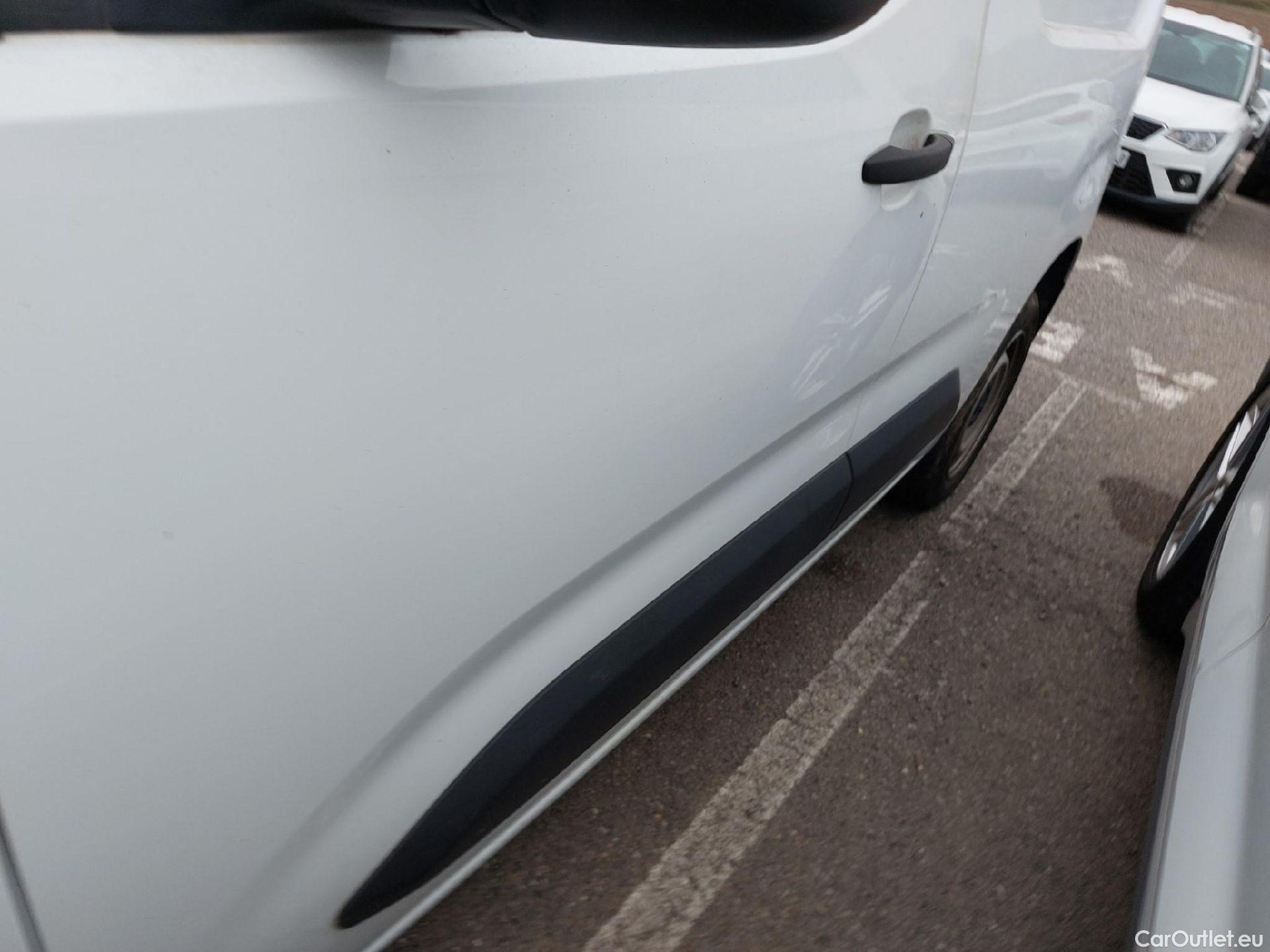  Peugeot  Partner PEUGEOT  / 2018 / 4P / furgón derivado de turismo Premium Standard 600kg BlueHDi 73kW #9