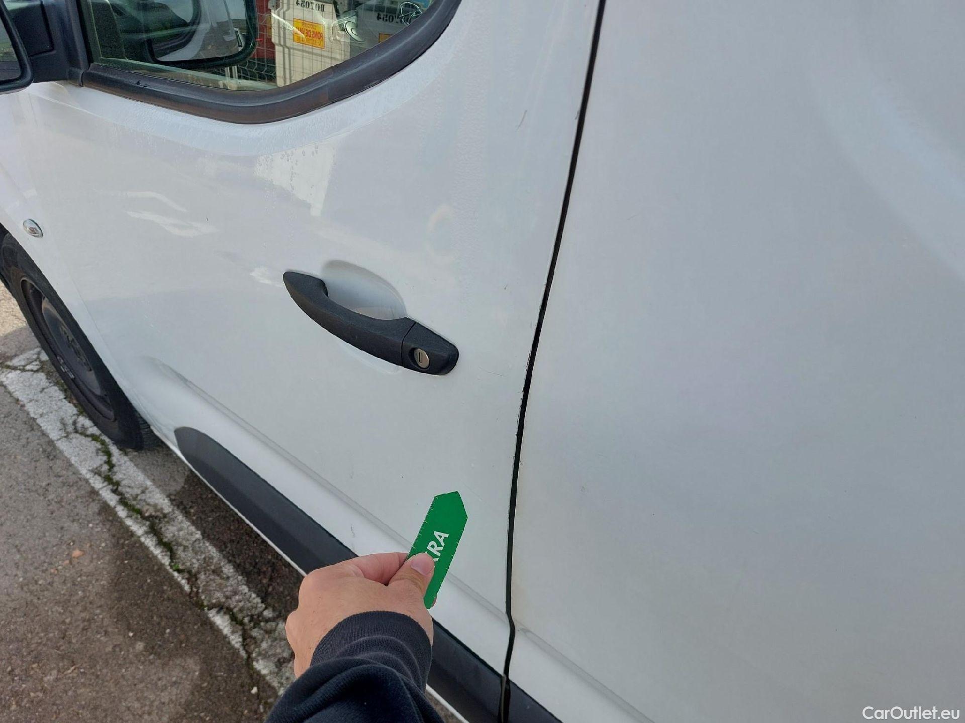  Opel  Combo OPEL  / 2018 / 4P / furgón derivado de turismo 1.6 TD S/S 74kW (100CV) Select L H1 650k #9