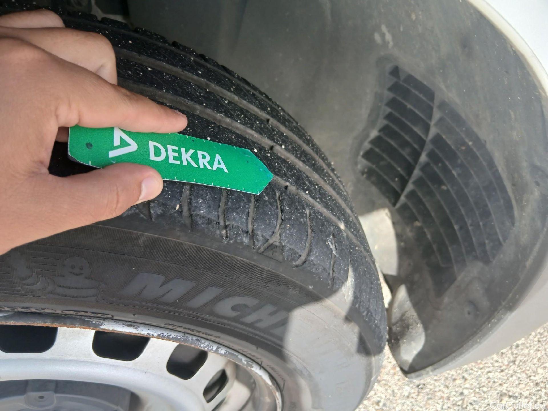  Peugeot  Partner PEUGEOT  / 2018 / 3P / furgón derivado de turismo Pro Standard 600kg BlueHDi 73kW (AC) #1