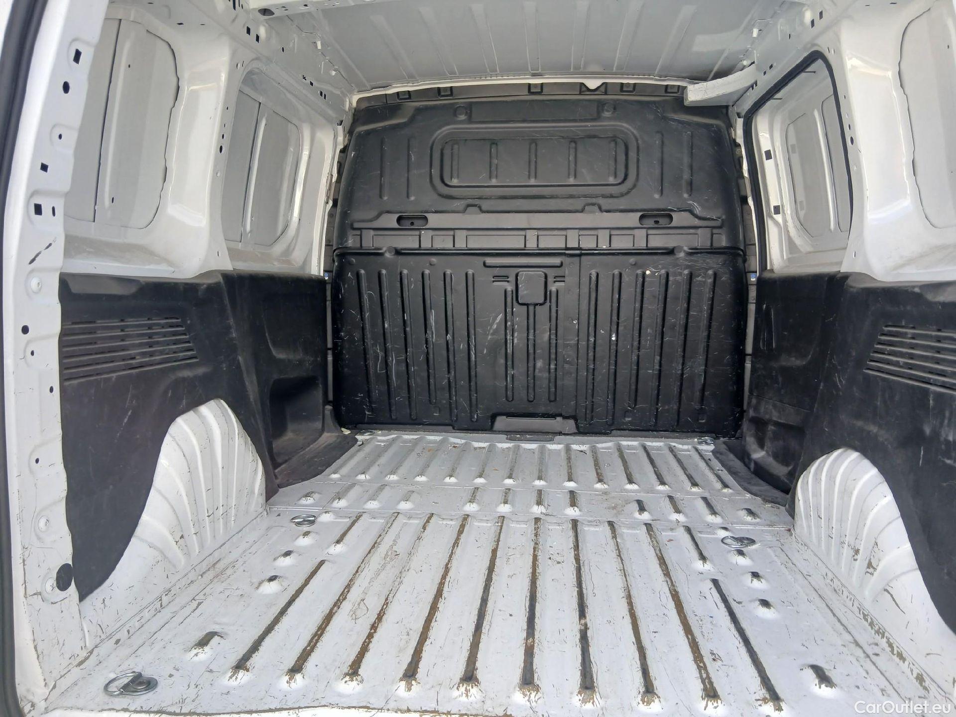  Opel  Combo OPEL  / 2018 / 3P / furgón derivado de turismo 1.5 TD S/S 75kW (100CV) Express L H1 650 (CX) #32