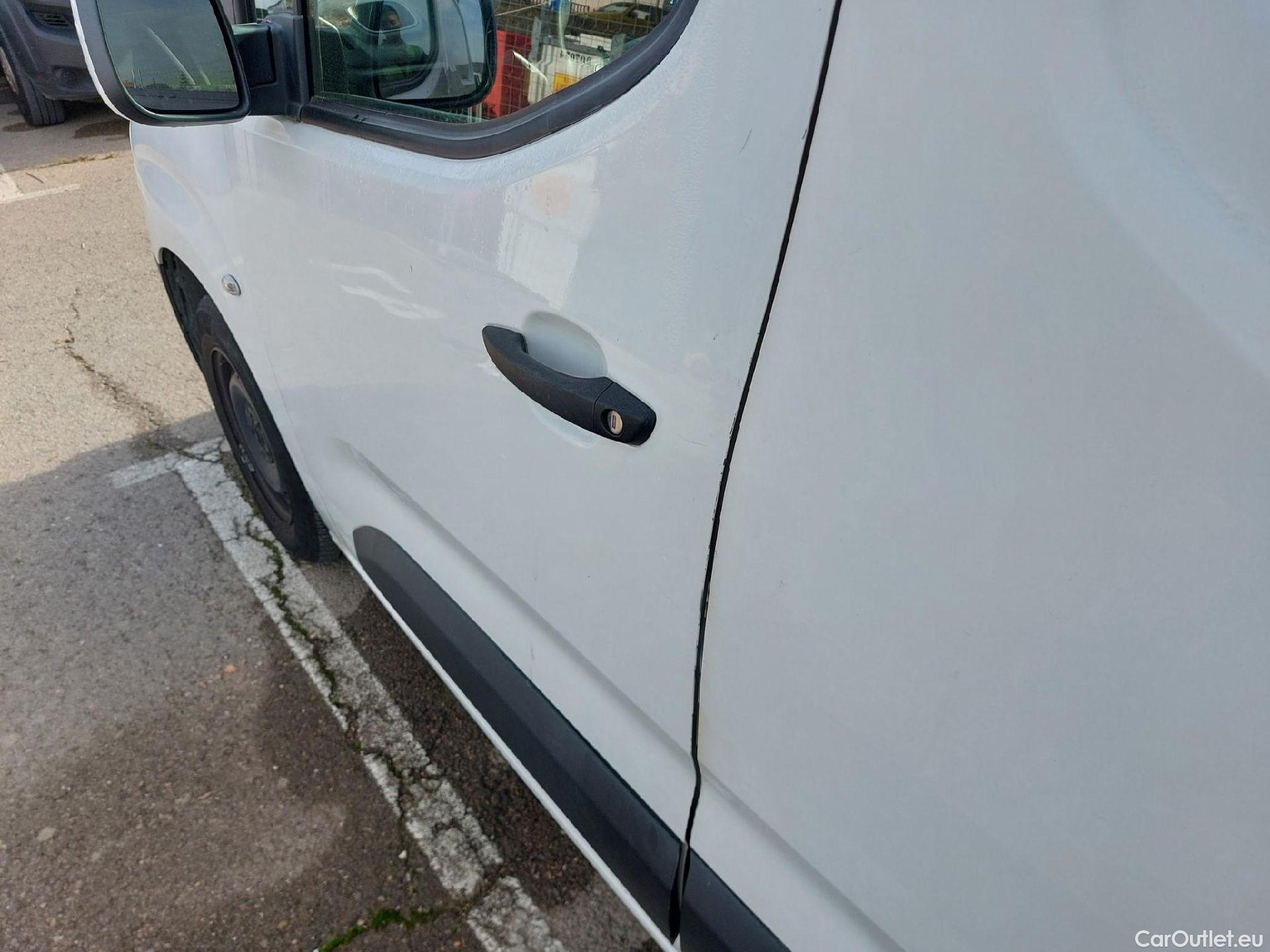  Opel  Combo OPEL  / 2018 / 4P / furgón derivado de turismo 1.6 TD S/S 74kW (100CV) Select L H1 650k #10