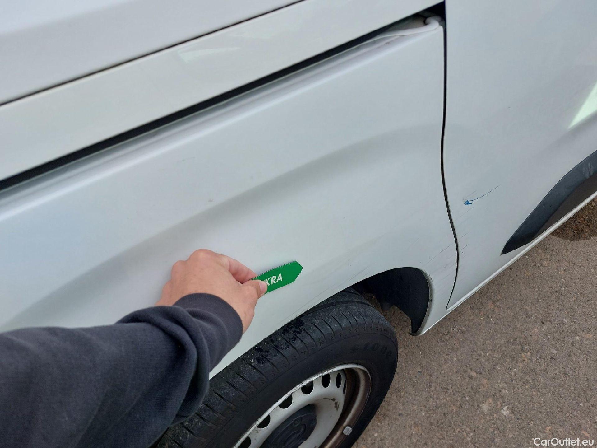  Opel  Combo OPEL  / 2018 / 4P / furgón derivado de turismo 1.6 TD S/S 74kW (100CV) Select L H1 650k #19