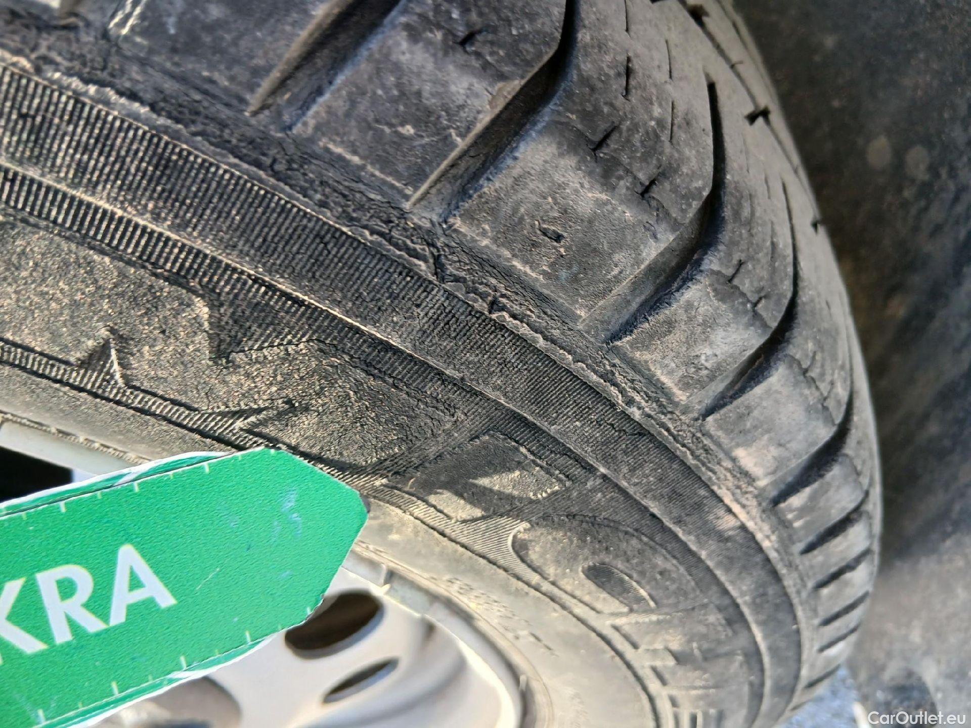  Opel  Vivaro OPEL  / 2019 / 4P / furgón 2.0 D 88kW (120CV) L Inc Express M.P. DC #12