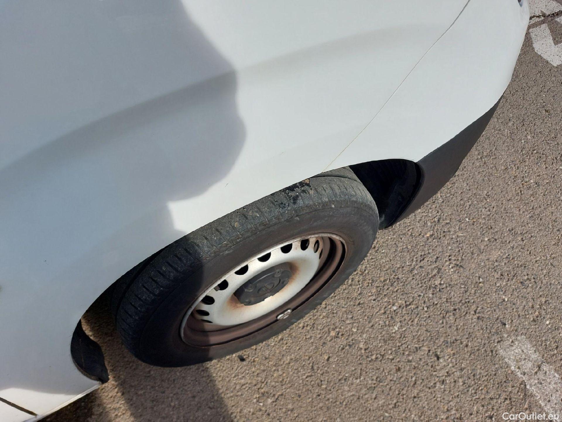  Opel  Combo OPEL  / 2018 / 4P / furgón derivado de turismo 1.6 TD S/S 74kW (100CV) Select L H1 650k #25