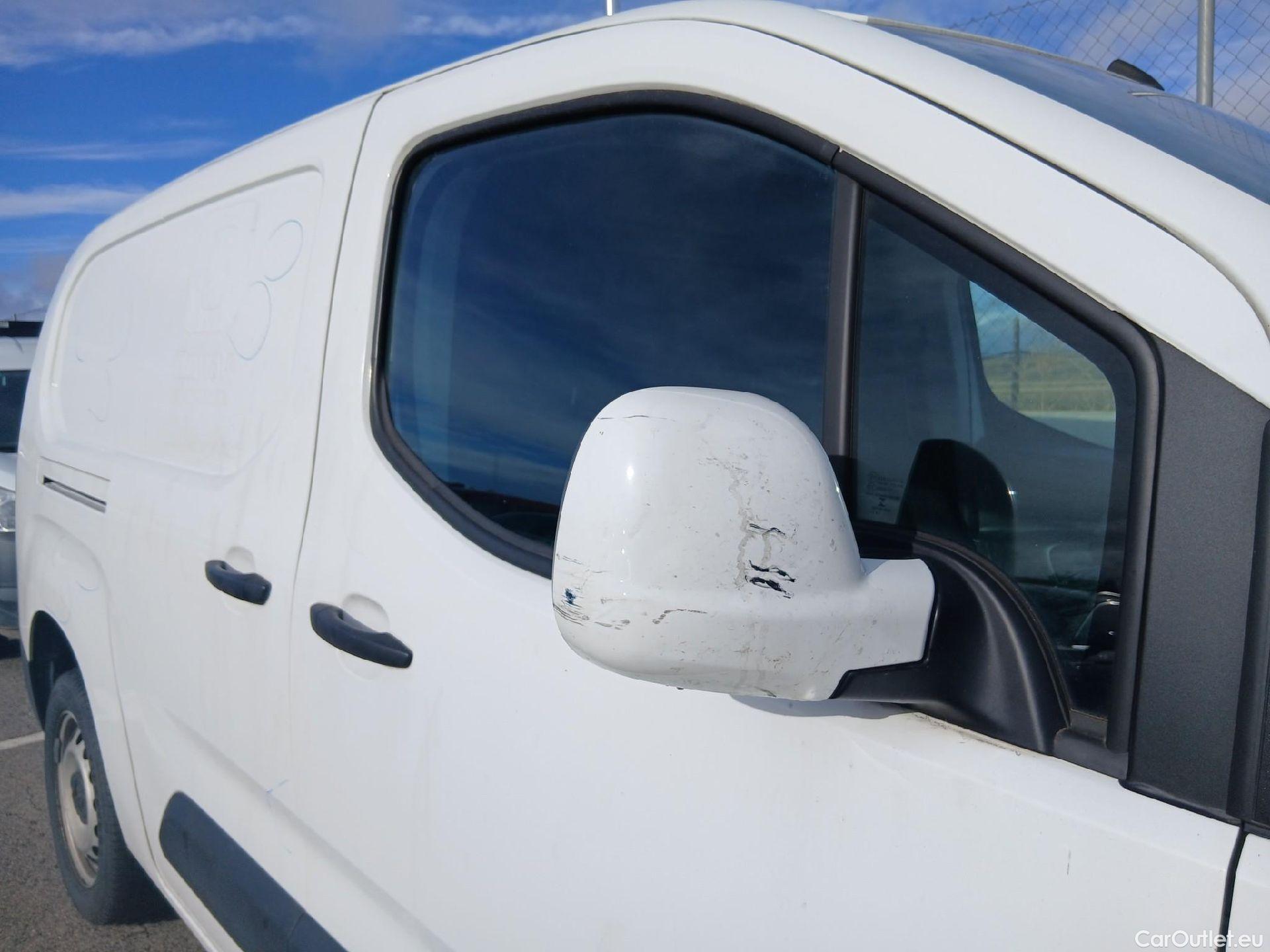  Opel  Combo OPEL  / 2018 / 4P / furgón derivado de turismo 1.5TD 75kW (100CV) Select XL H1 1000kg #37