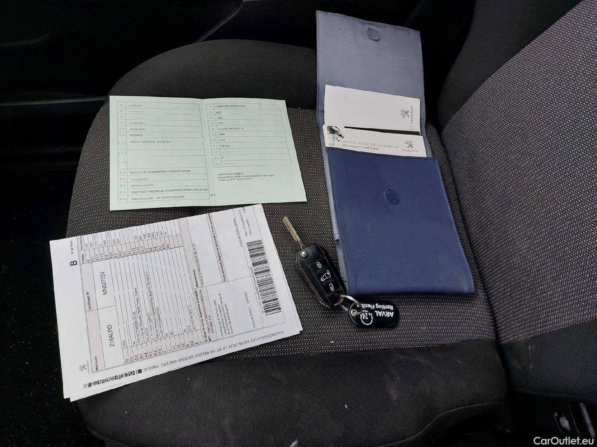  Peugeot  Partner PEUGEOT  / 2018 / 4P / furgón derivado de turismo Premium Standard 600kg BlueHDi 73kW #1