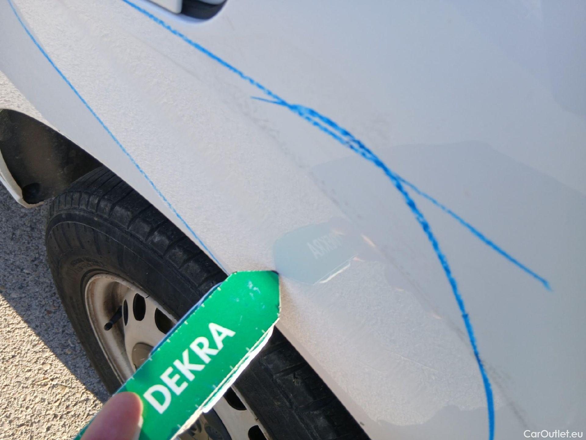  Opel  Vivaro OPEL  / 2019 / 4P / furgón 2.0 D 88kW (120CV) L Inc Express M.P. DC #26