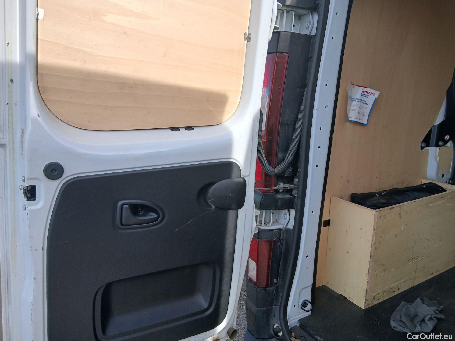  Renault  Trafic RENAULT  / 2019 / 4P / furgón Doble Cabina 27 L1 Energy BluedCi 88 kW #5