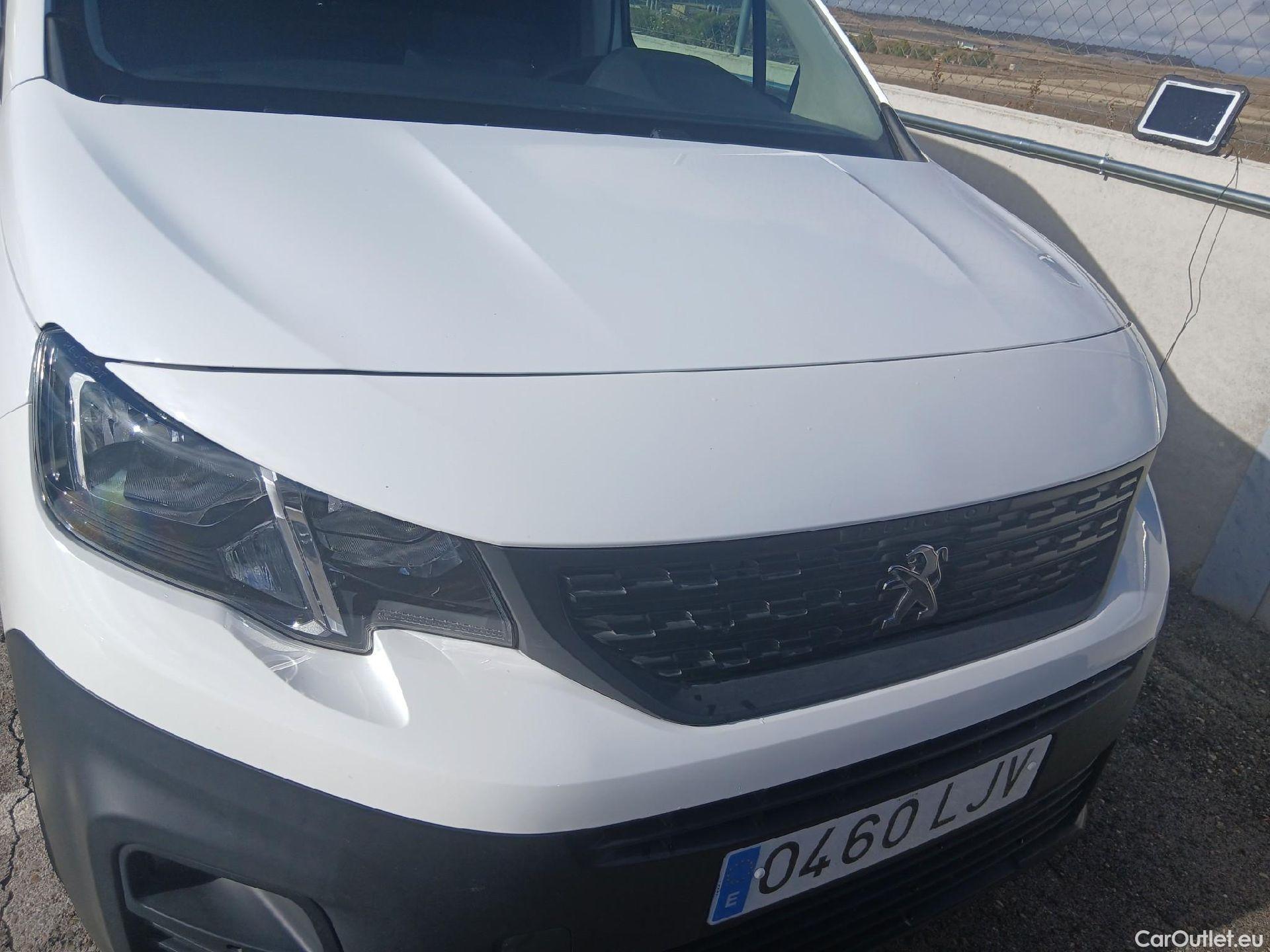  Peugeot  Partner PEUGEOT  / 2018 / 3P / furgón derivado de turismo Pro Standard 600kg BlueHDi 73kW (AC) #17