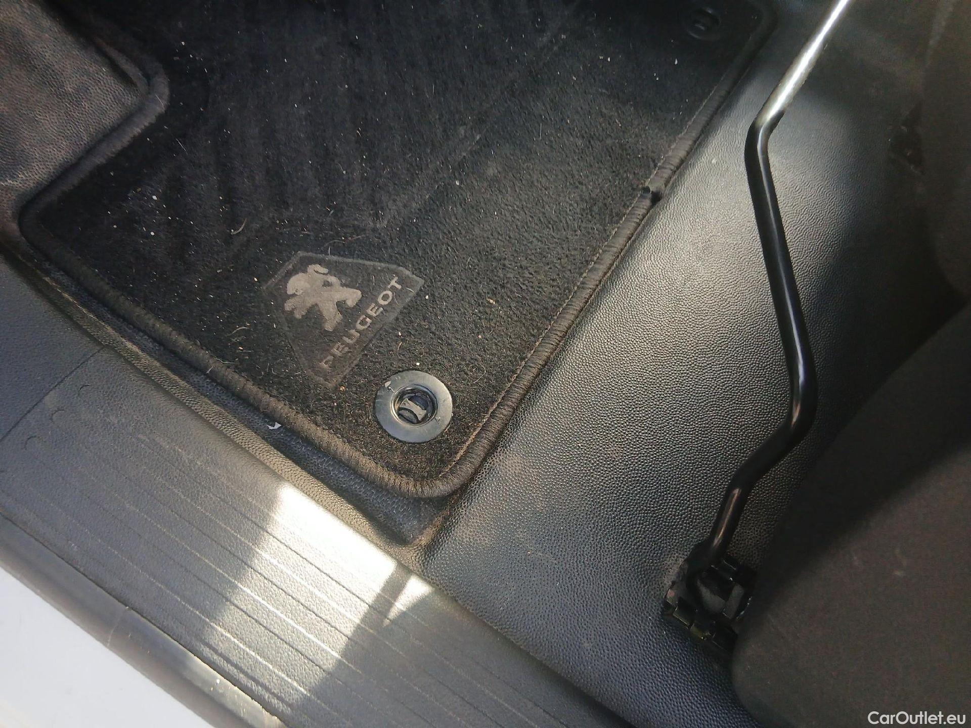  Peugeot  Partner PEUGEOT  / 2018 / 3P / furgón derivado de turismo Pro Standard 600kg BlueHDi 73kW (AC) #13