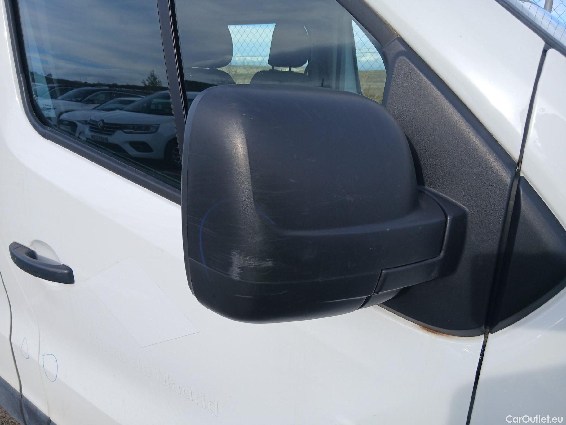  Renault  Trafic RENAULT  / 2019 / 4P / furgón Doble Cabina 27 L1 Energy BluedCi 88 kW #25