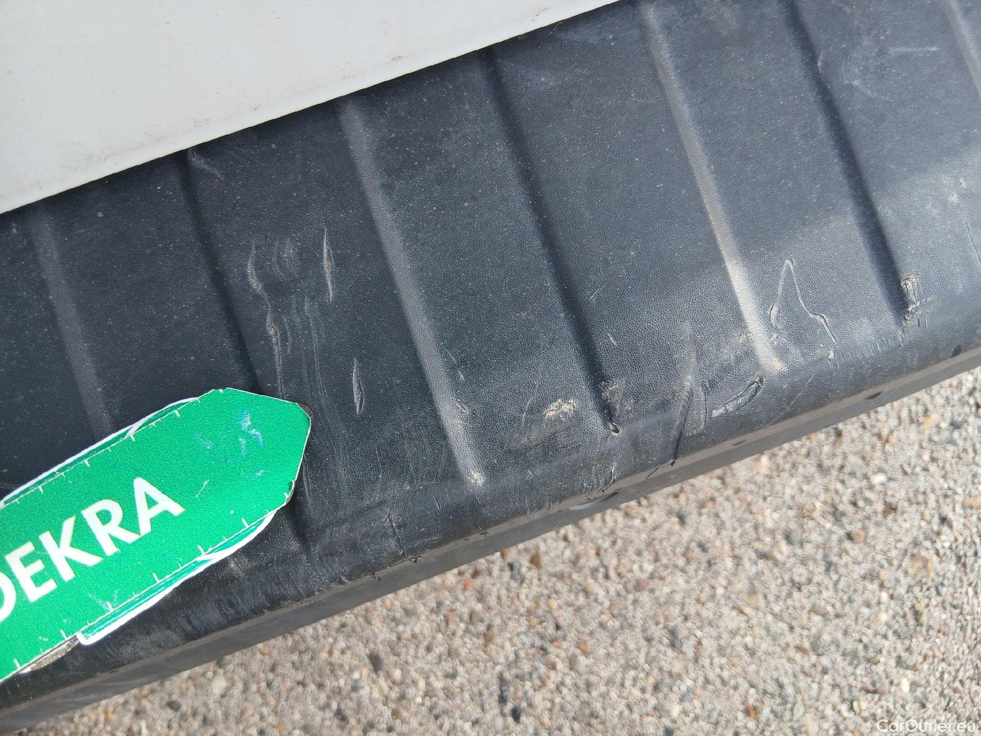  Renault  Trafic RENAULT  / 2019 / 4P / furgón Doble Cabina 27 L1 Energy BluedCi 88 kW #17