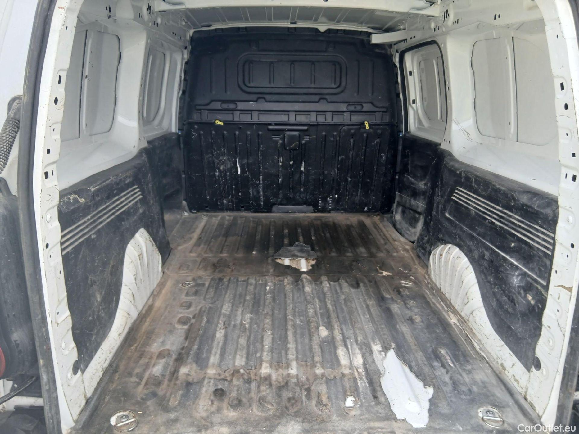  Opel  Combo OPEL  / 2018 / 4P / furgón derivado de turismo 1.5TD 75kW (100CV) Select XL H1 1000kg #28