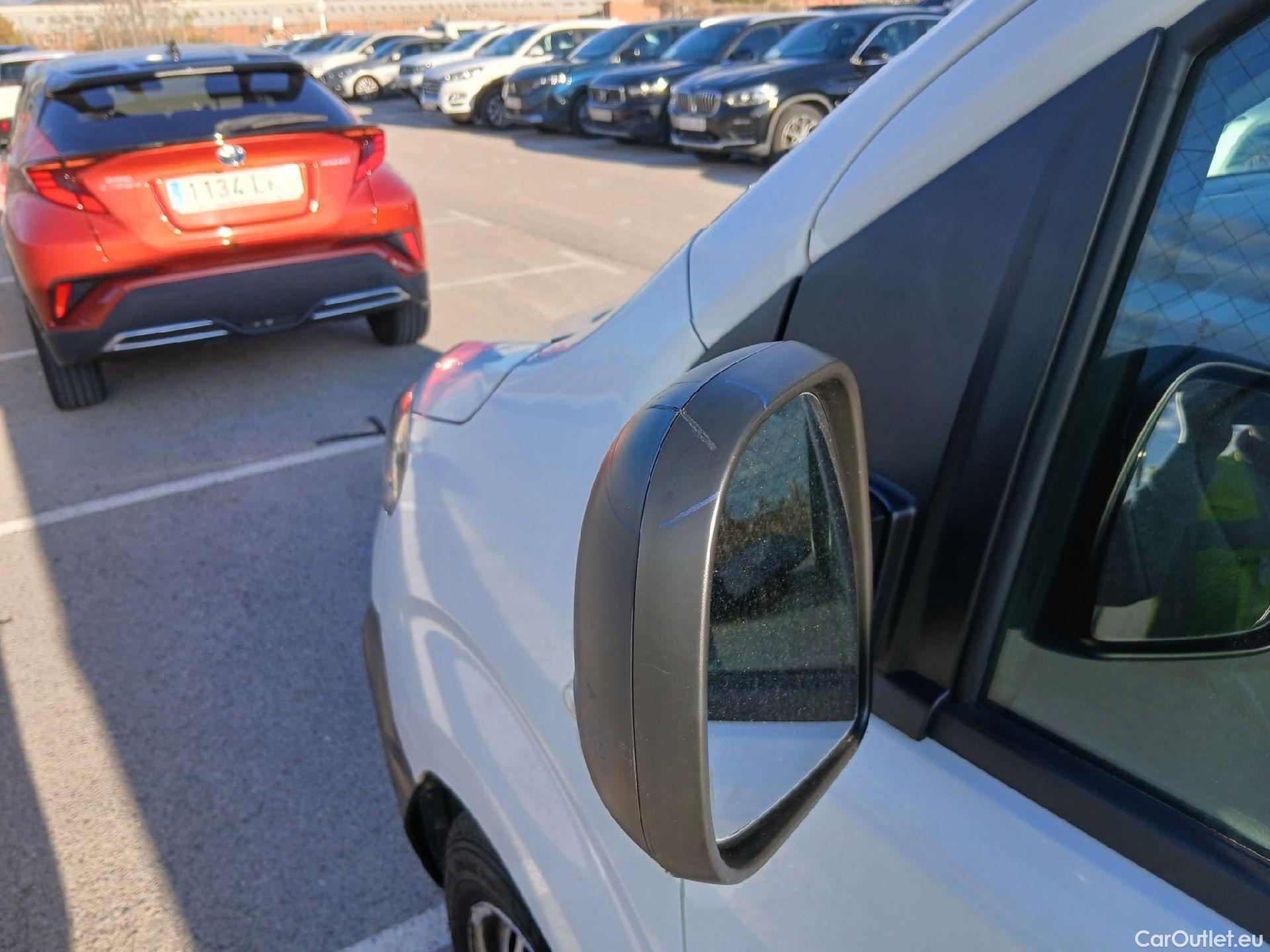  Opel  Vivaro OPEL  / 2019 / 4P / furgón 2.0 D 88kW (120CV) L Inc Express M.P. DC #22