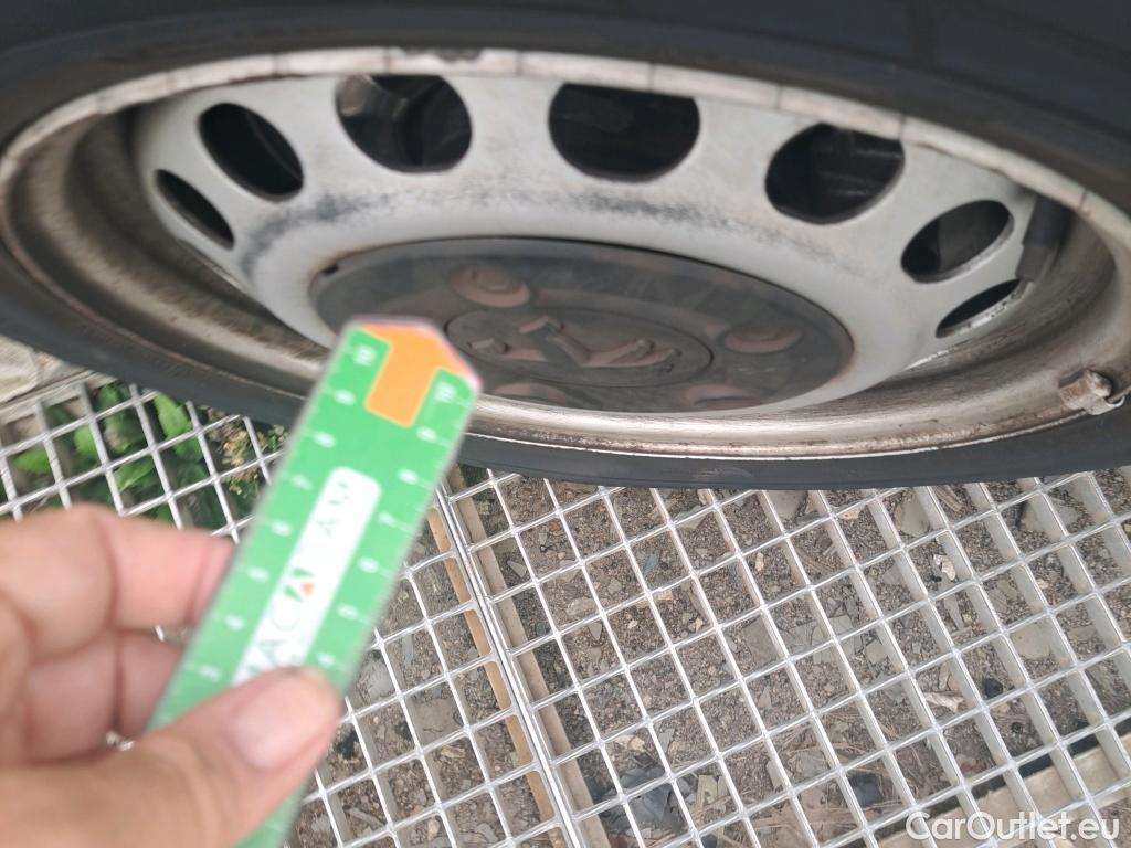  Peugeot  Expert  Furgón Pro Standard 1.5 HDi 100CV MT6 E6dT #31