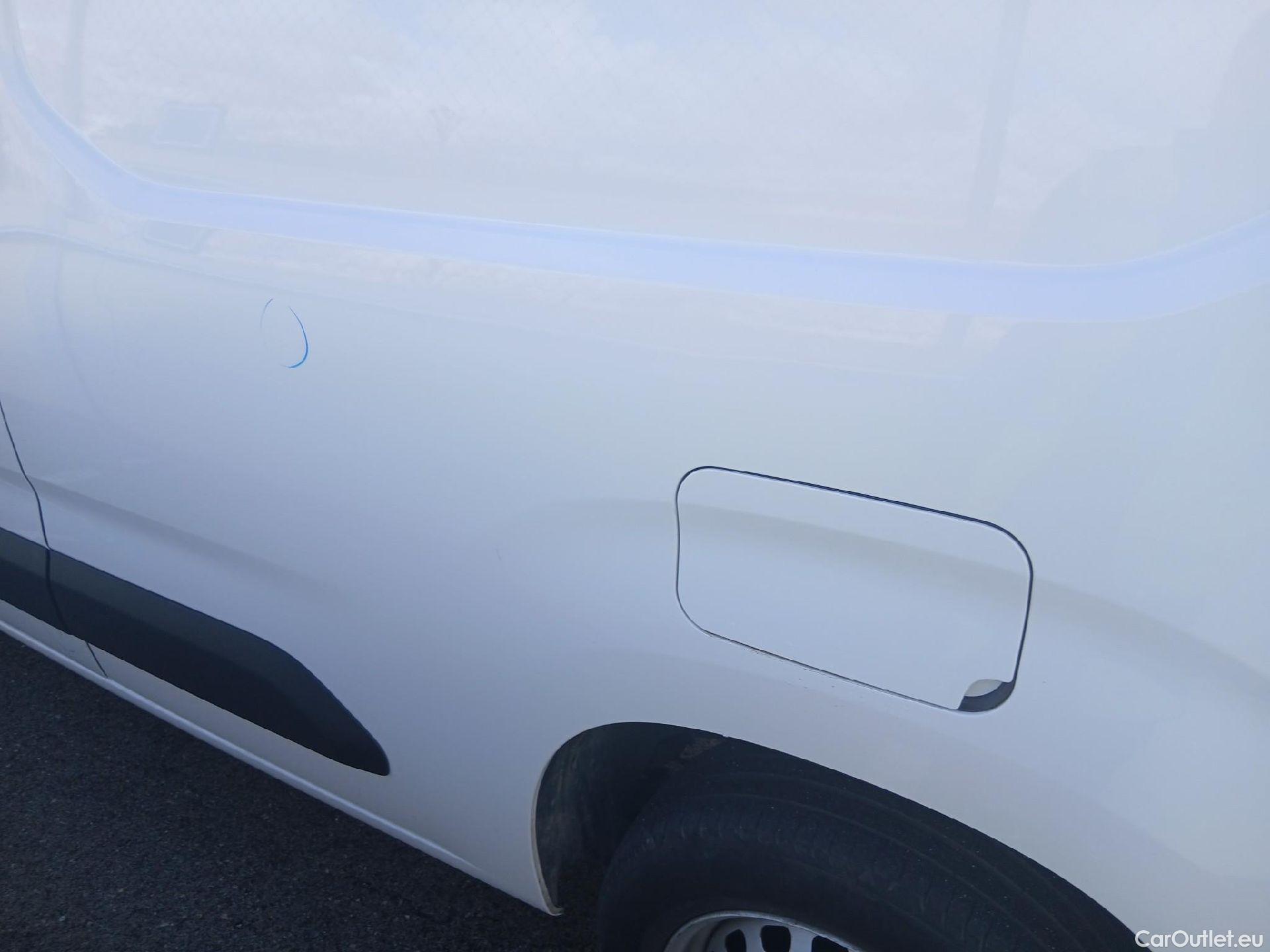  Peugeot  Partner PEUGEOT  / 2018 / 3P / furgón derivado de turismo Pro Standard 600kg BlueHDi 73kW (AC) #25