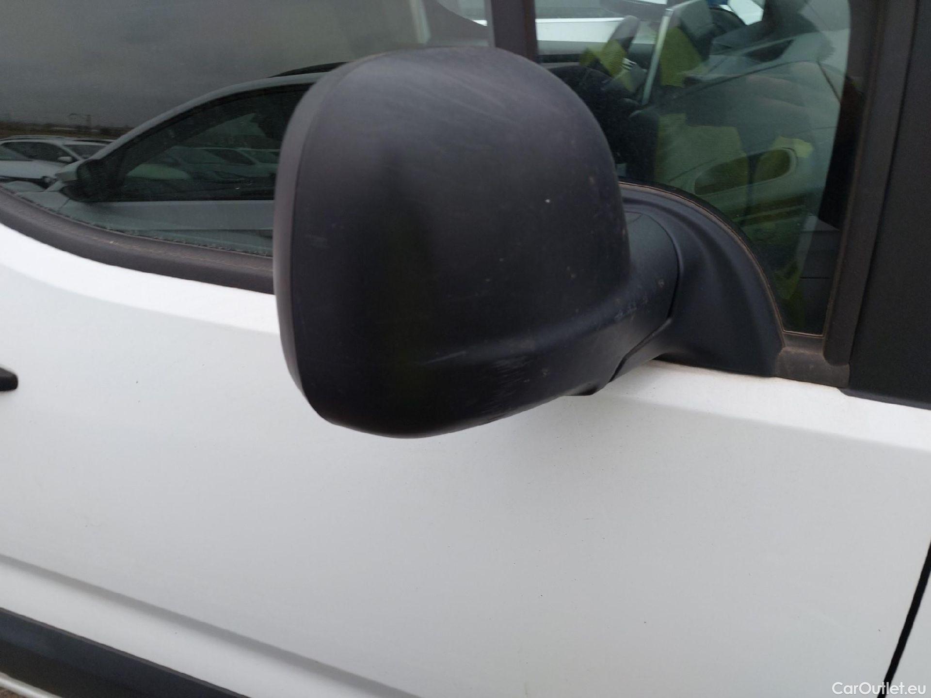  Peugeot  Partner PEUGEOT  / 2018 / 4P / furgón derivado de turismo Premium Standard 600kg BlueHDi 73kW #19