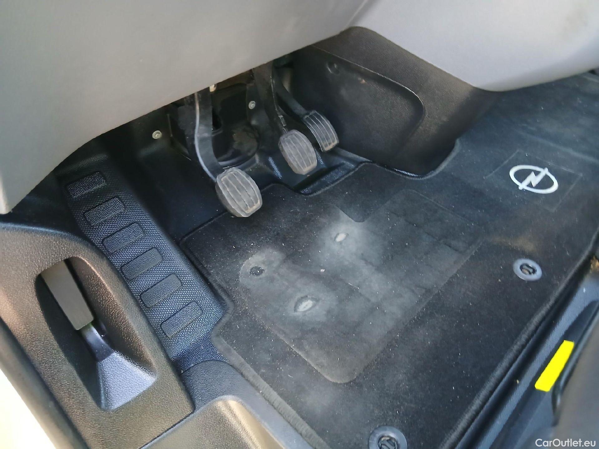  Opel  Vivaro OPEL  / 2019 / 4P / furgón 2.0 D 88kW (120CV) L Inc Express M.P. DC #3