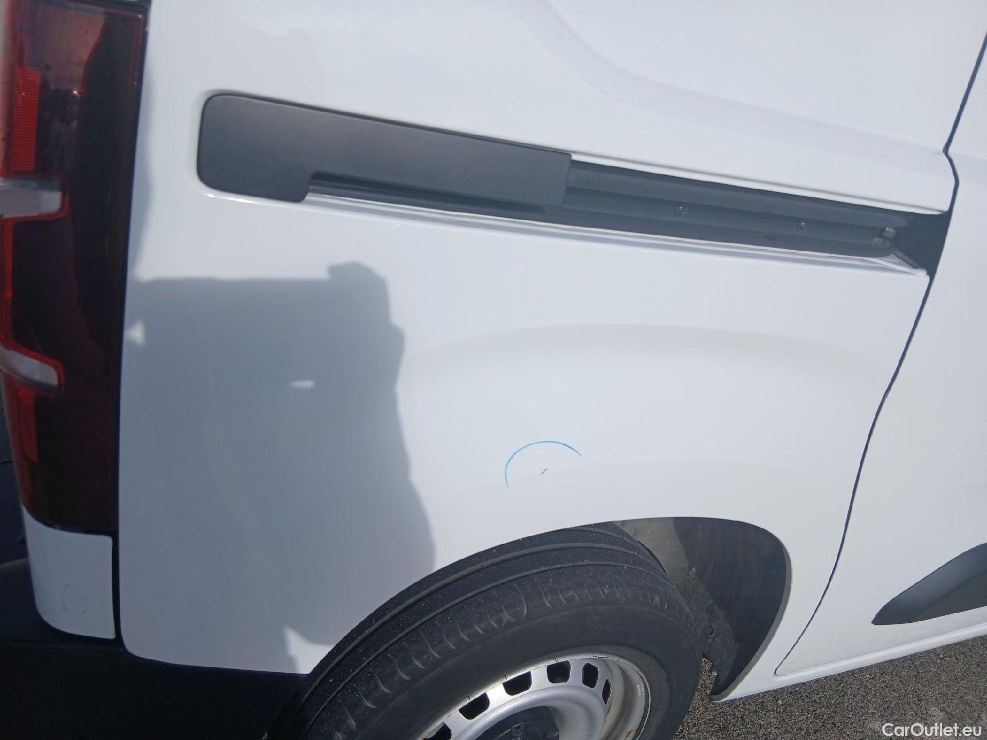  Peugeot  Partner PEUGEOT  / 2018 / 3P / furgón derivado de turismo Pro Standard 600kg BlueHDi 73kW (AC) #30