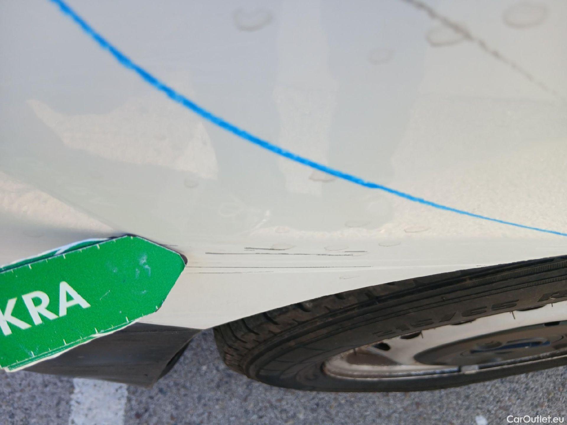  Opel  Vivaro OPEL  / 2019 / 4P / furgón 2.0 D 88kW (120CV) L Inc Express M.P. DC #18