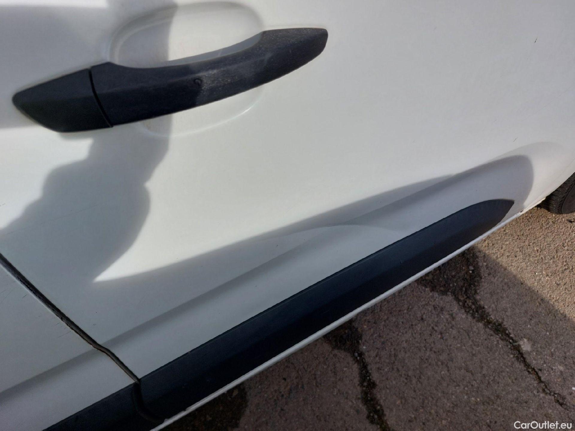  Opel  Combo OPEL  / 2018 / 4P / furgón derivado de turismo 1.6 TD S/S 74kW (100CV) Select L H1 650k #23