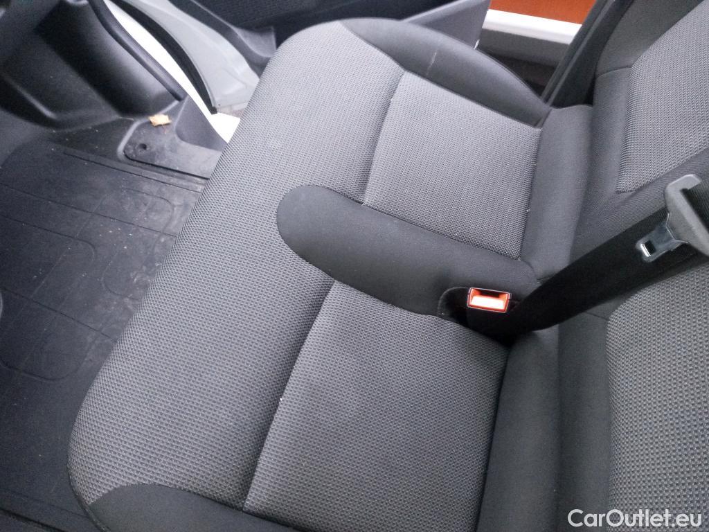  Renault  Trafic RENAULT  / 2021 / 4P / furgón Furgón L1H1 Blue dCi 96 Kw (130 CV) (AC4) #8