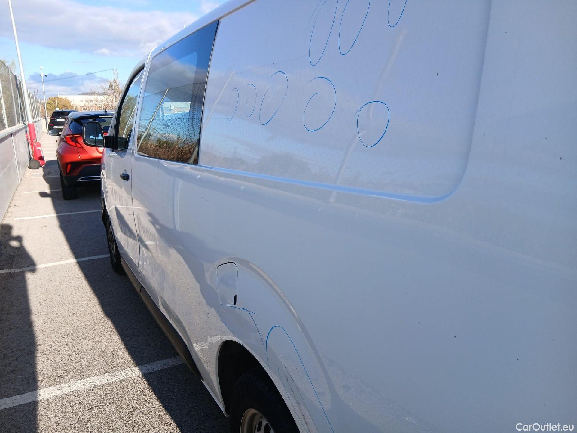  Opel  Vivaro OPEL  / 2019 / 4P / furgón 2.0 D 88kW (120CV) L Inc Express M.P. DC #27