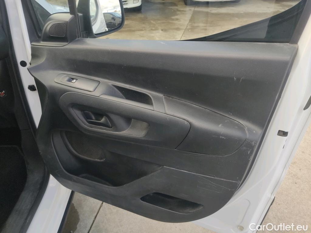  Peugeot  RIFTER PEUGEOT  / 2018 / 4P / combi Active Standard BlueHDi 73kW (IND) (CX2) #32