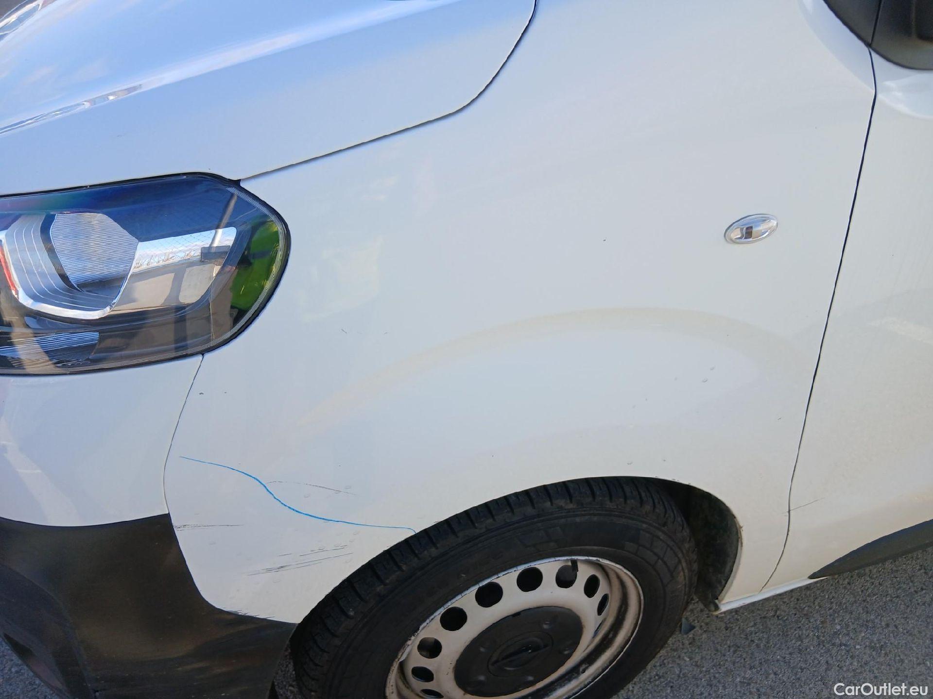  Opel  Vivaro OPEL  / 2019 / 4P / furgón 2.0 D 88kW (120CV) L Inc Express M.P. DC #19