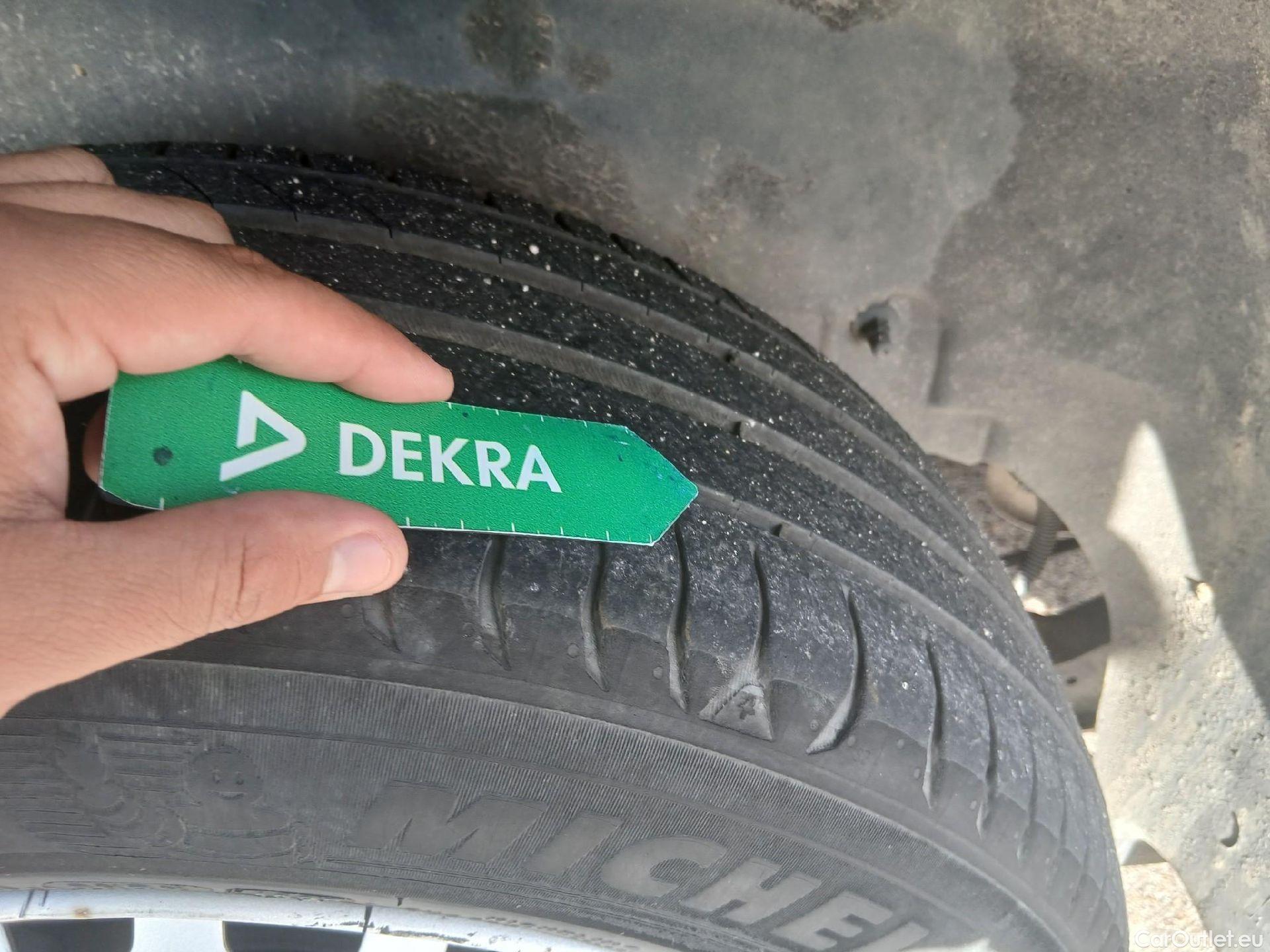  Peugeot  Partner PEUGEOT  / 2018 / 3P / furgón derivado de turismo Pro Standard 600kg BlueHDi 73kW (AC) #7