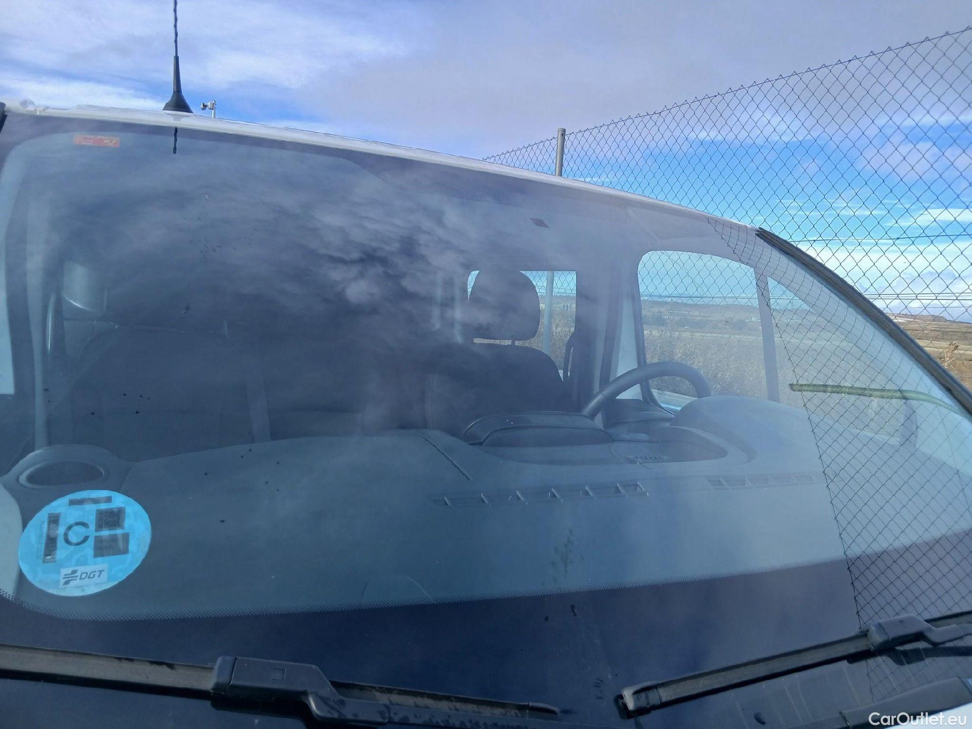  Renault  Trafic RENAULT  / 2019 / 4P / furgón Doble Cabina 27 L1 Energy BluedCi 88 kW #6