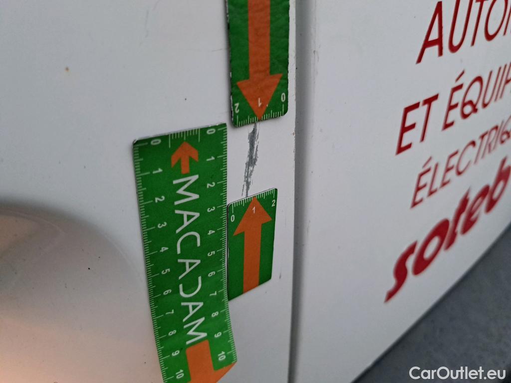  Citroen  Berlingo CITROEN  VU 4p Fourgonnette Taille M 650kg BlueHDi 75 BVM Club #32