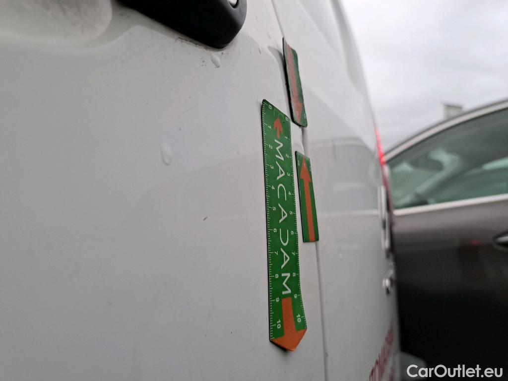  Citroen  Berlingo CITROEN  VU 4p Fourgonnette Taille M 650kg BlueHDi 75 BVM Club #33