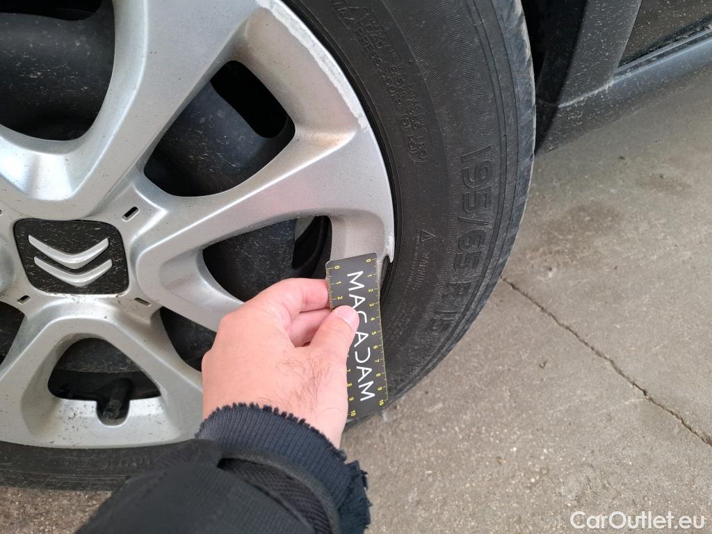  Citroen  C3  Société Feel Nav 1.2 PureTech 80CV BVM5 E6 #17