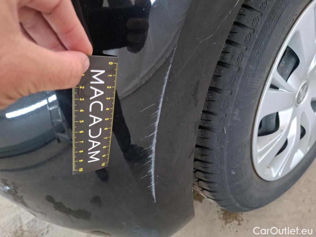  Peugeot  208  Affaire Premium Pack 1.6 HDi 75CV BVM5 E6 #4